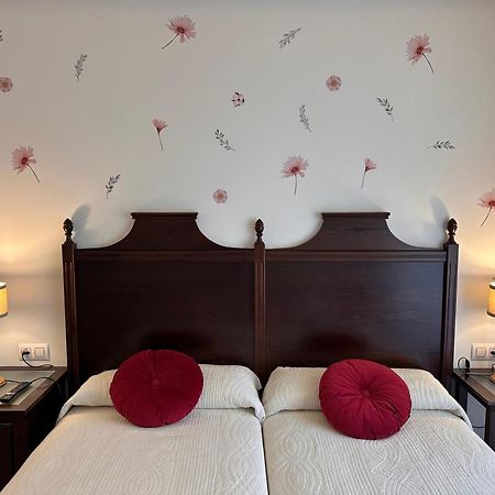 Hotel Y Apartamentos La Lonja Onís 外观 照片