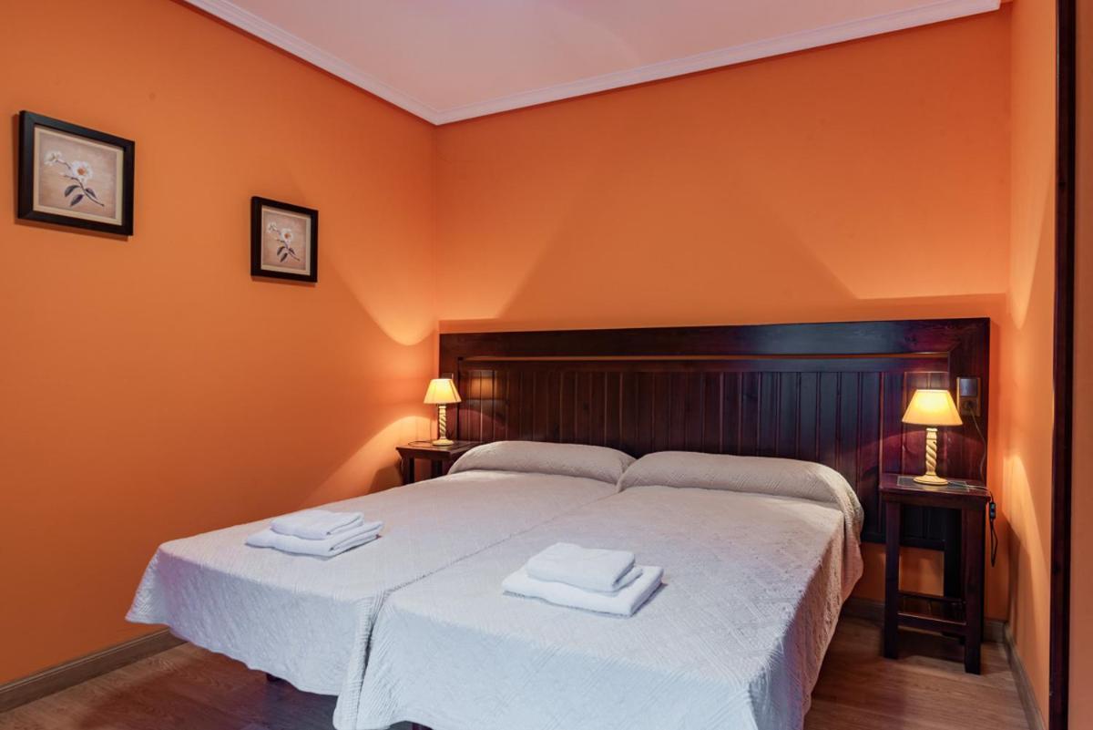 Hotel Y Apartamentos La Lonja Onís 外观 照片