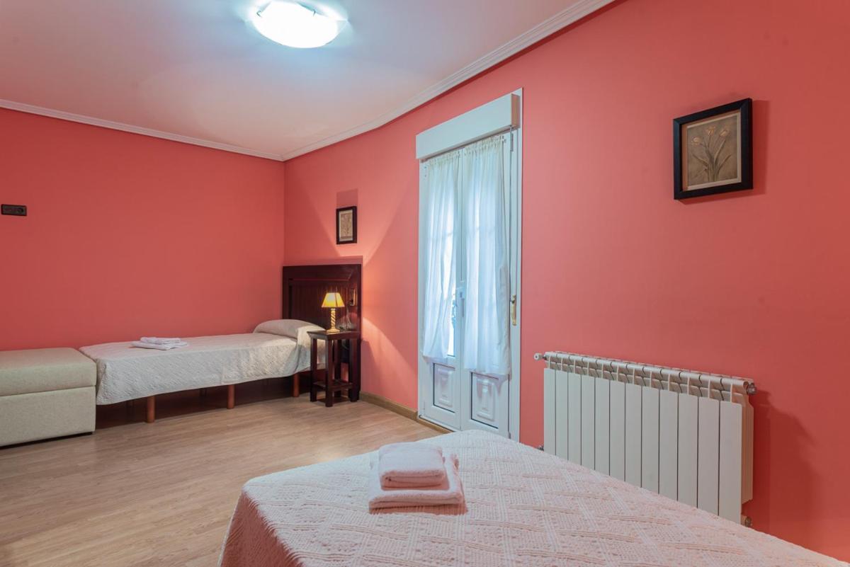 Hotel Y Apartamentos La Lonja Onís 外观 照片