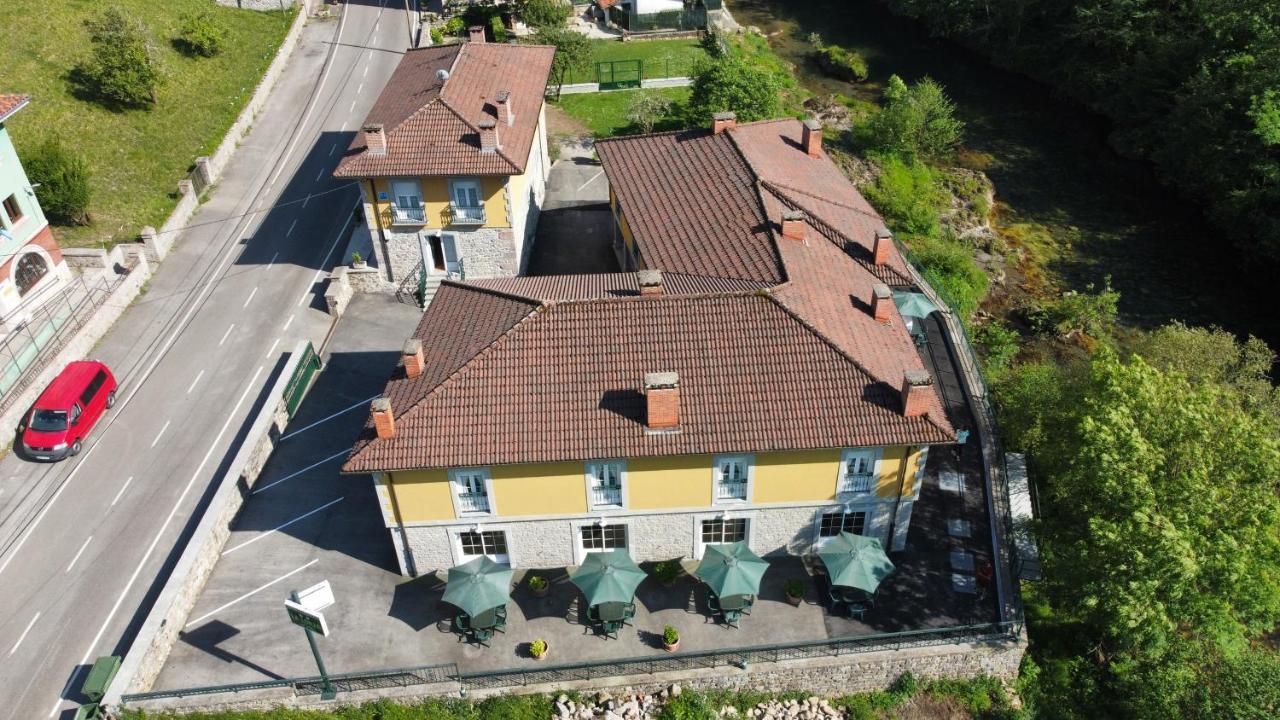 Hotel Y Apartamentos La Lonja Onís 外观 照片