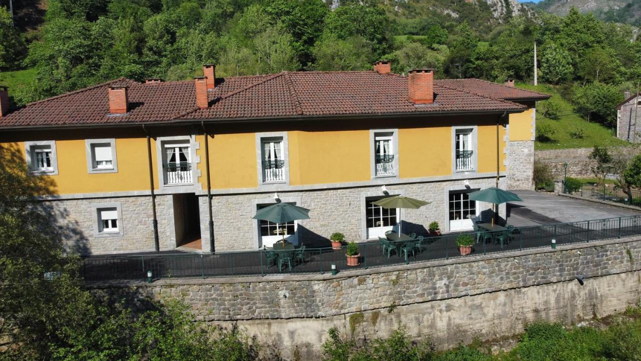 Hotel Y Apartamentos La Lonja Onís 外观 照片