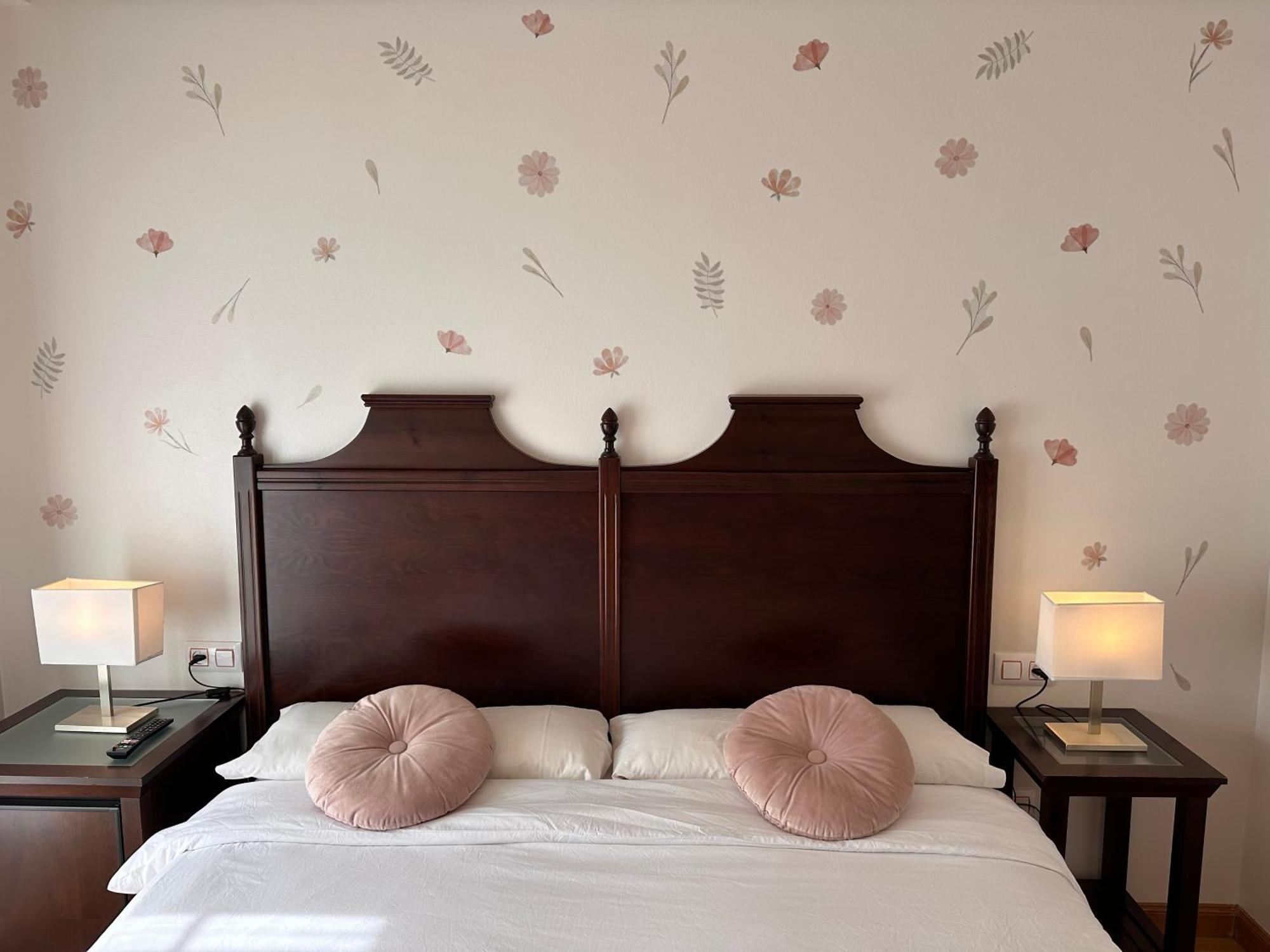 Hotel Y Apartamentos La Lonja Onís 外观 照片