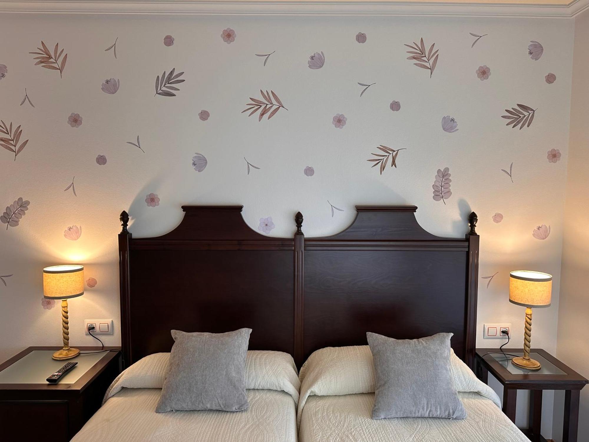 Hotel Y Apartamentos La Lonja Onís 外观 照片